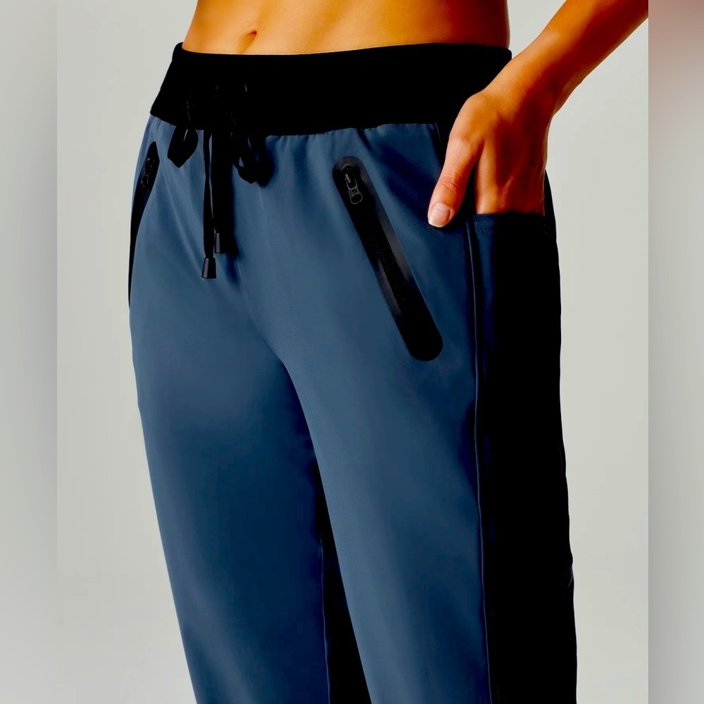 Blanc Noir Navy Blue Jogger Womens xs.